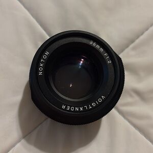 Voigtländer Nokton 35mm f/1.2 – Fujifilm X Mount